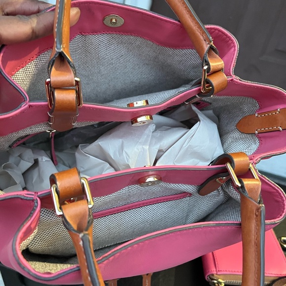 DOONEY AND BOURKE SET OF DAWSON PINK PURSE AND WRISTLET - Picture 7 of 15